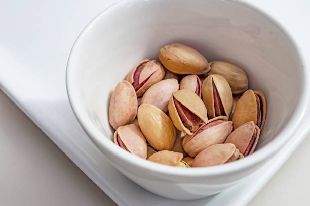 تصویر 1 از پسته اکبری نمکی طعم دلچسب شور سنتی
